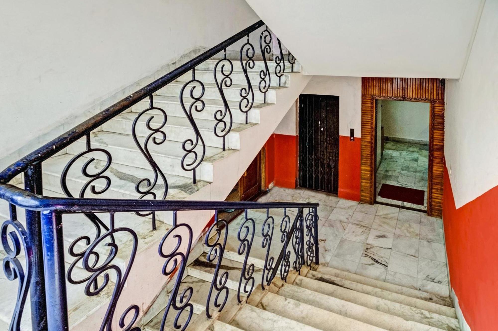 Hotel O Evergreen Guest House Шиллонг Экстерьер фото