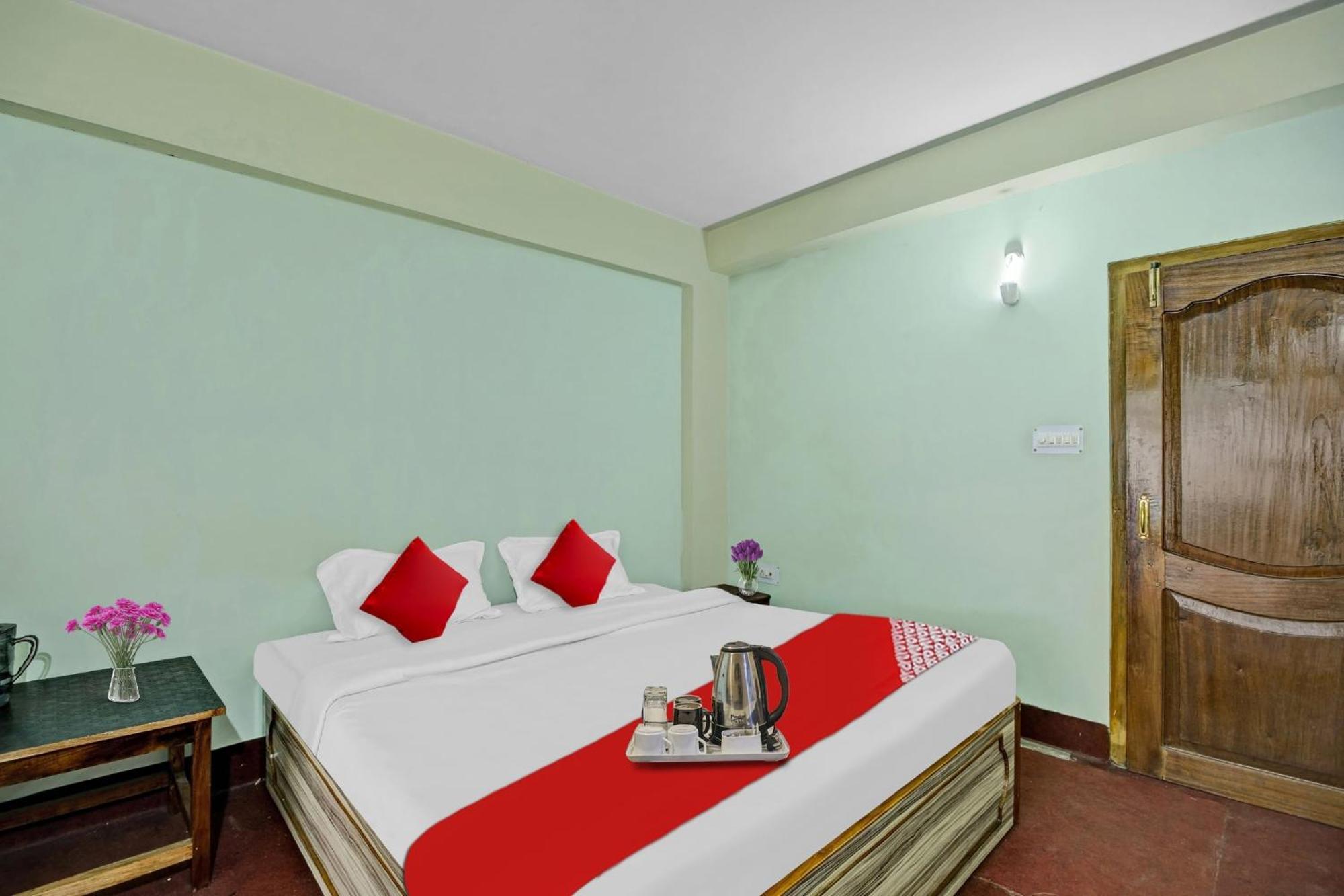 Hotel O Evergreen Guest House Шиллонг Экстерьер фото