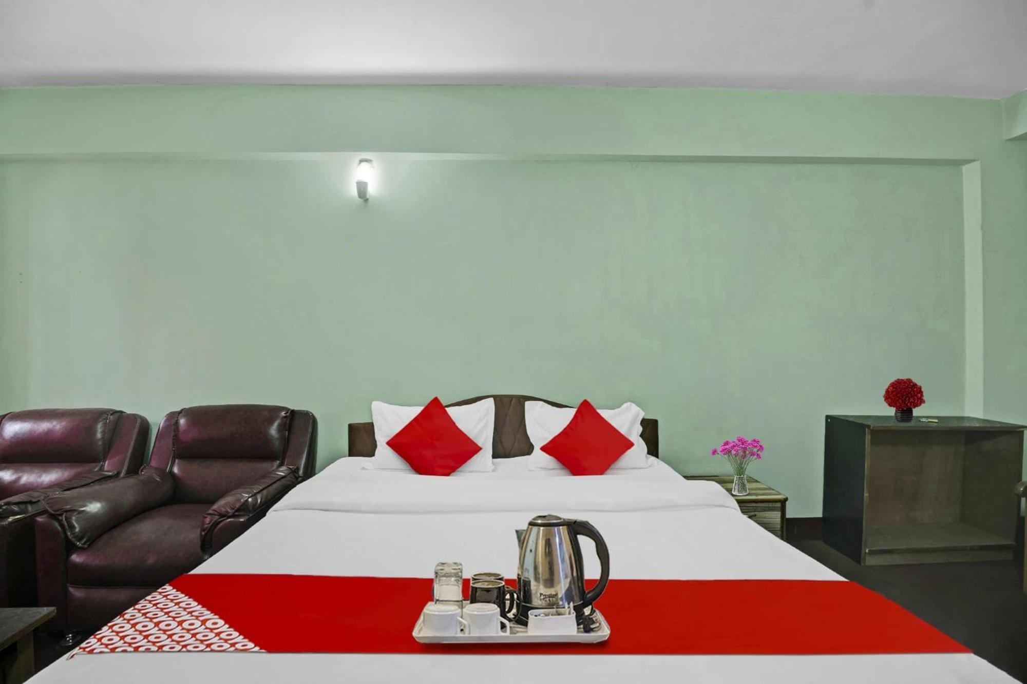 Hotel O Evergreen Guest House Шиллонг Экстерьер фото